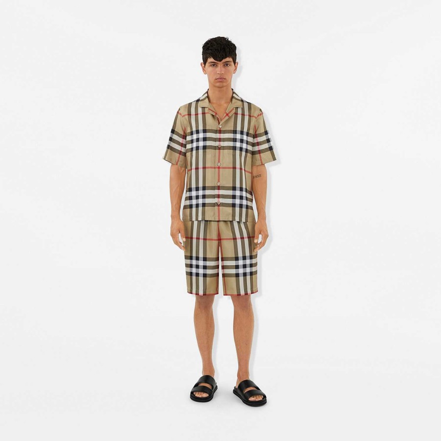 Män Burberry Byxor & Shorts | Kolla silkeshorts Arkiv Beige